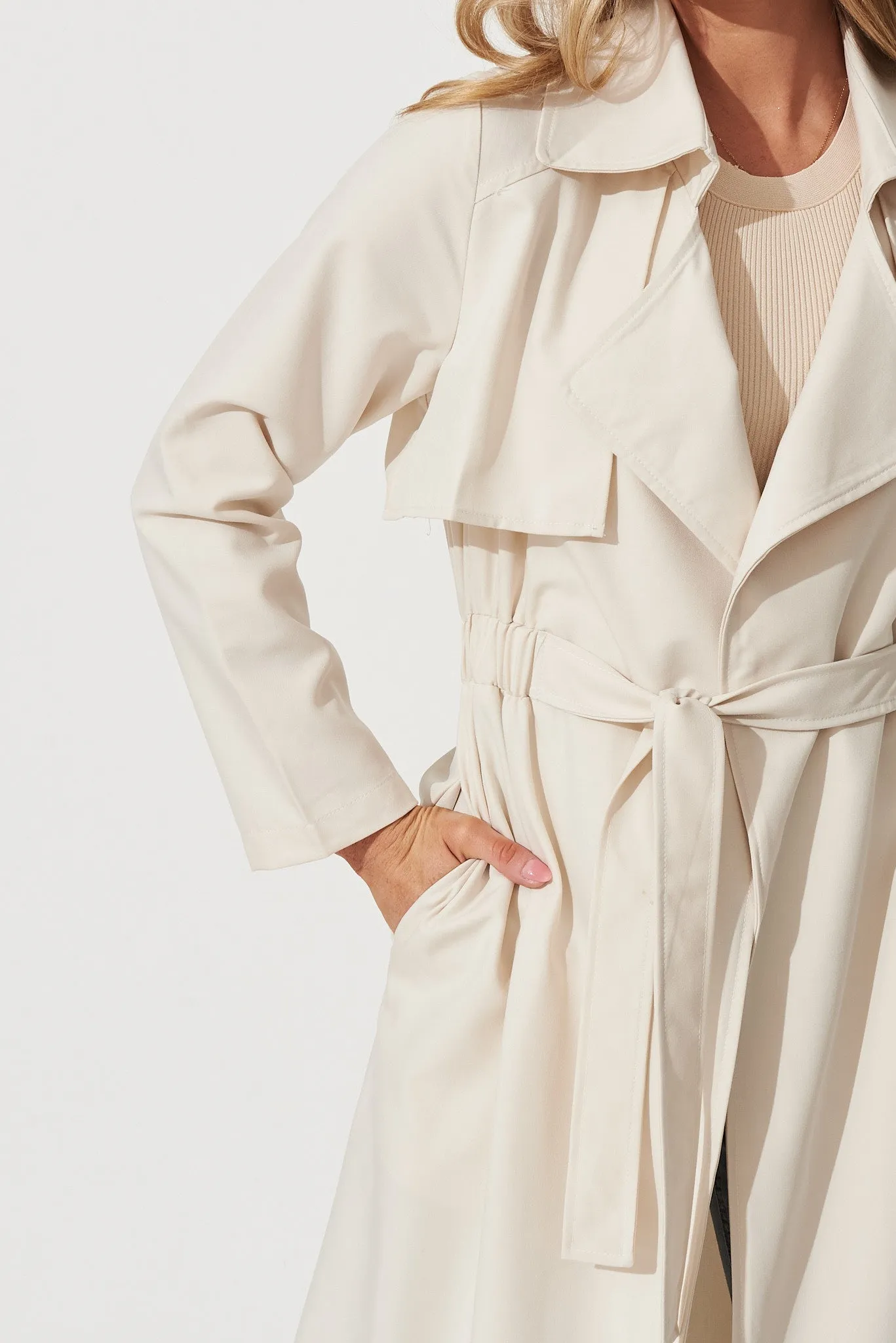 Avelana Spring Trench Coat In Sand