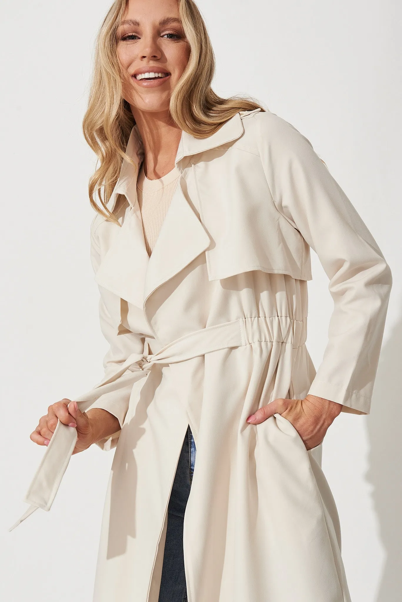 Avelana Spring Trench Coat In Sand