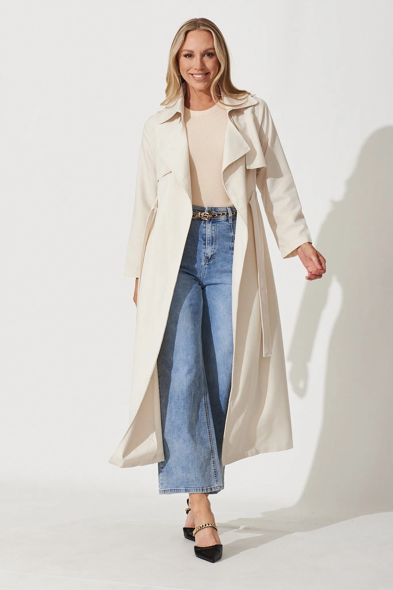 Avelana Spring Trench Coat In Sand