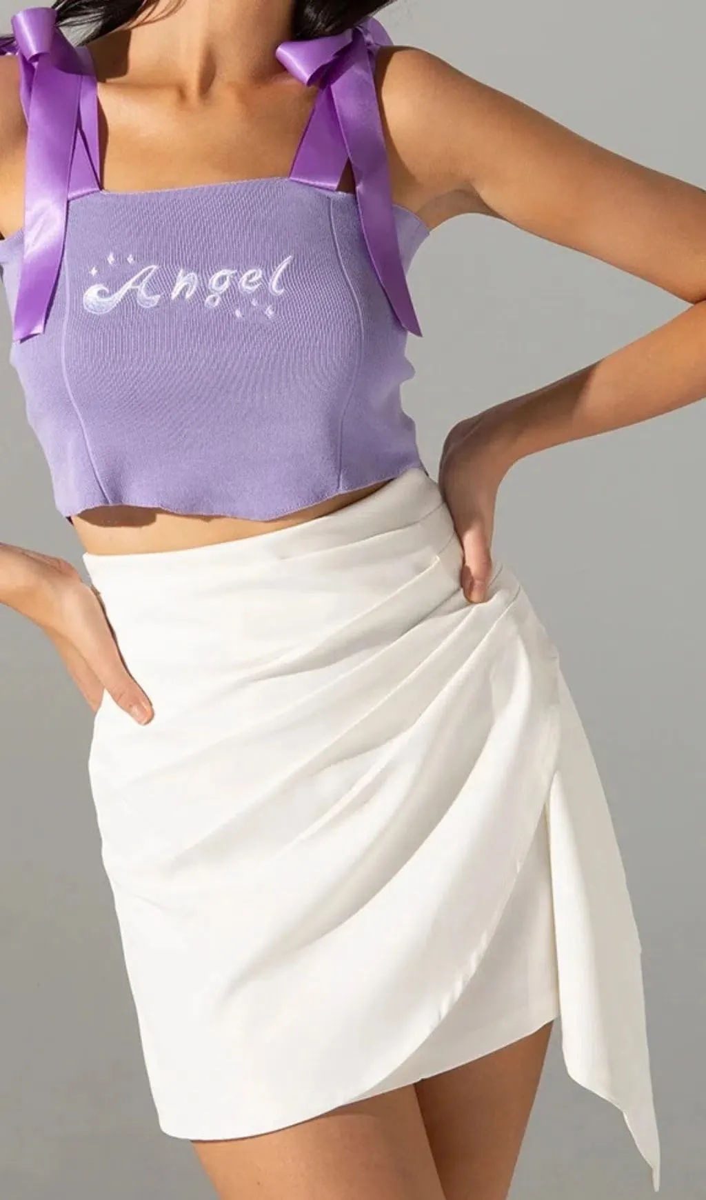 Céphise – Flowing design – White asymmetrical skirt