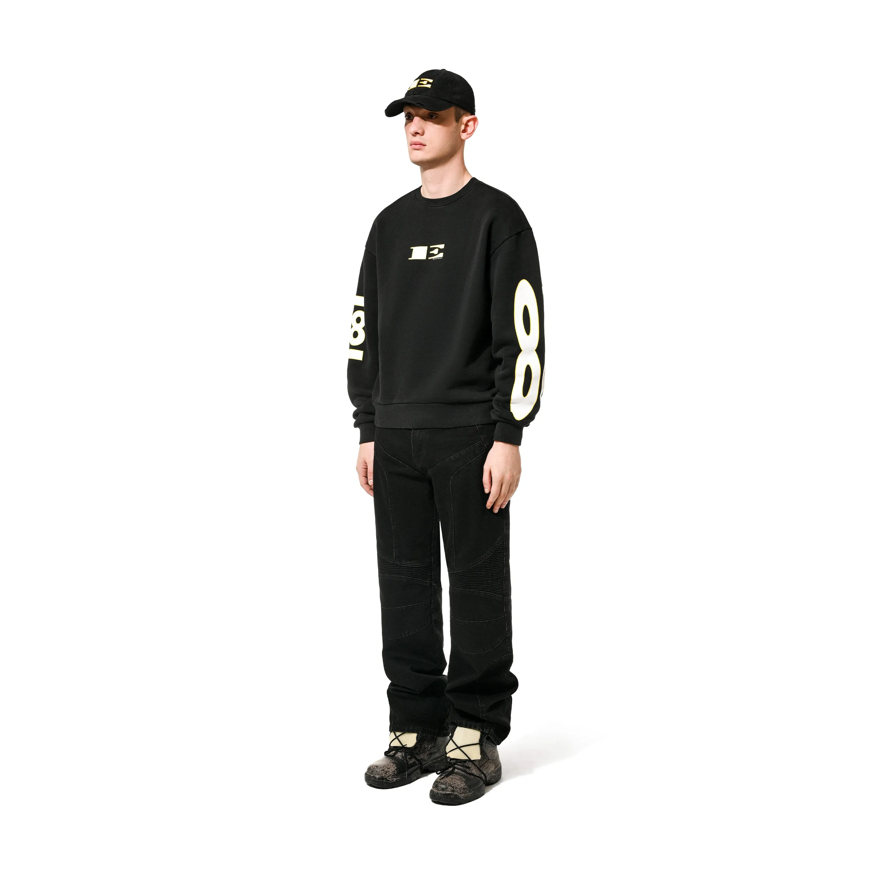 “E” SWEATSHIRT - BLACK