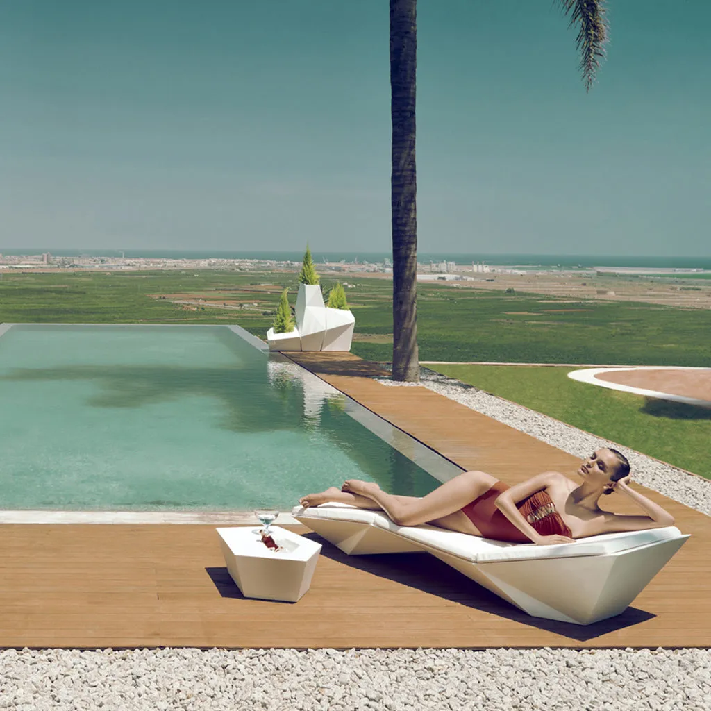 Faz Sun Lounger Table - Modern Pool & Patio Furniture