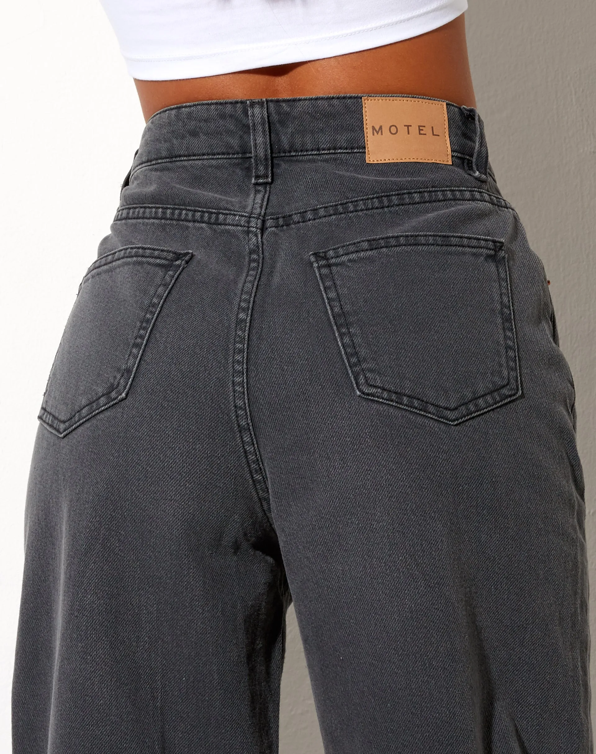 Parallel Jeans in Grey Wash