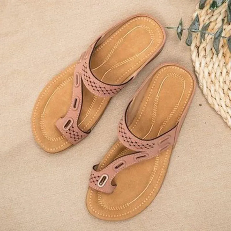 Women flat ring toe summer 
slide sandals